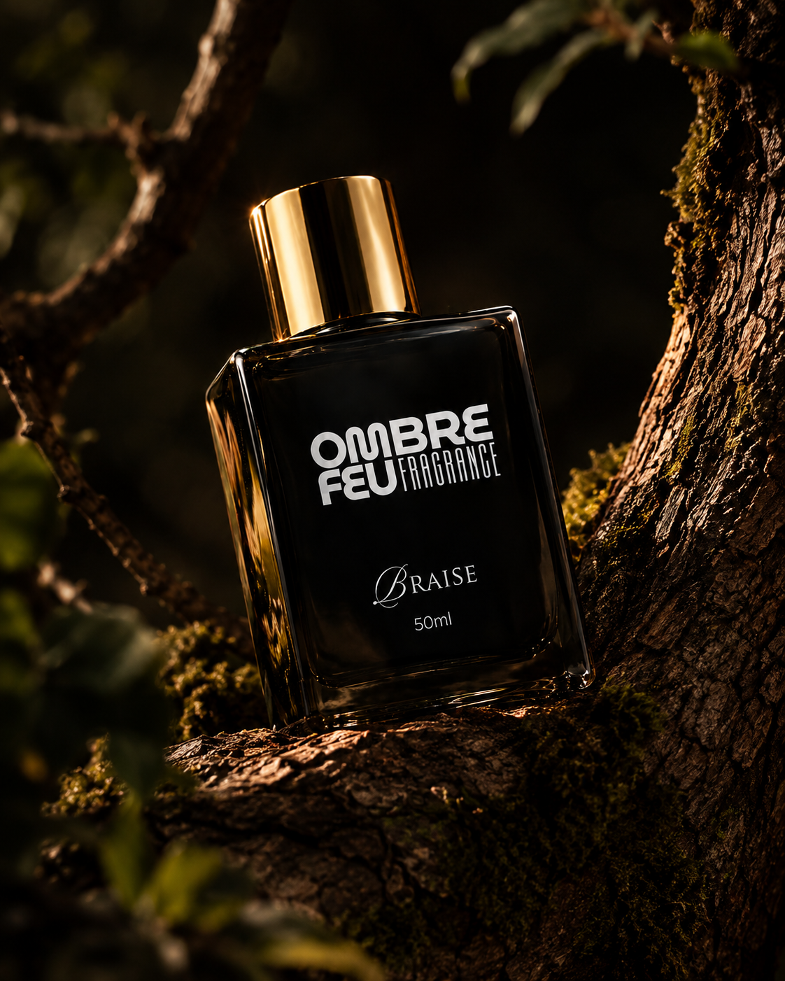 Mann trägt Braise Eau de Parfum am Hals auf – Anleitung zum richtigen Auftragen von Herrenparfum