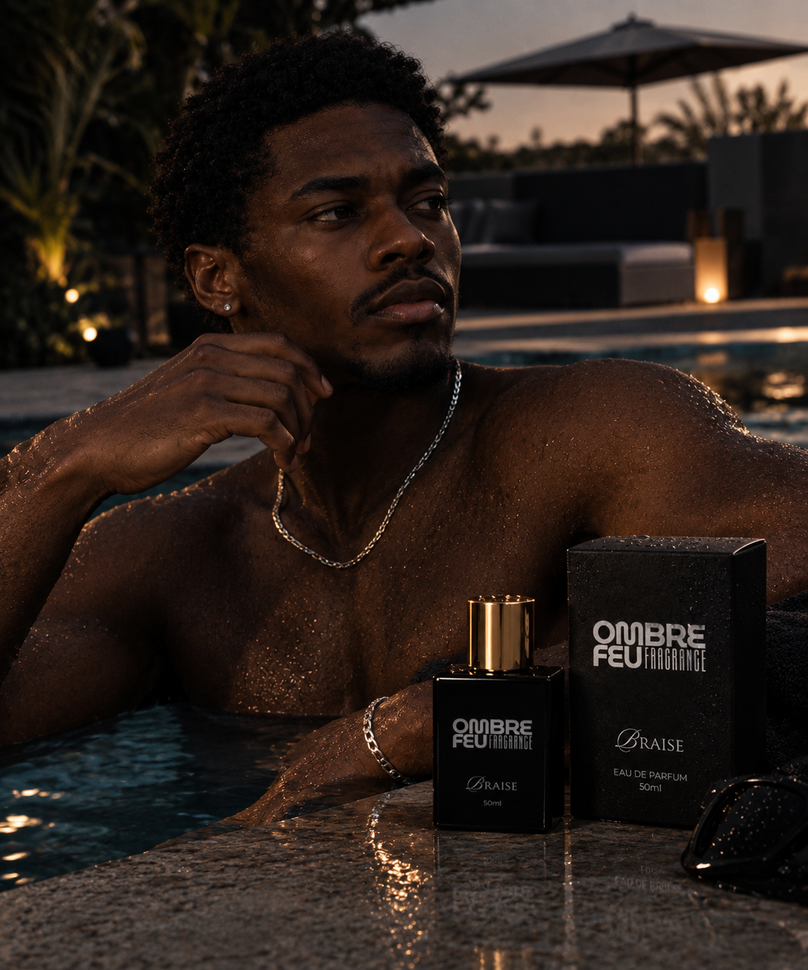 Zwei Braise Flakons mit Verpackung am Pool – Eau de Parfum für Herren, 50 ml